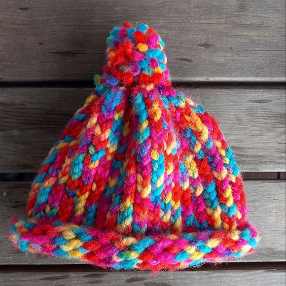 Hand knitted hat - Picture 1 of 2